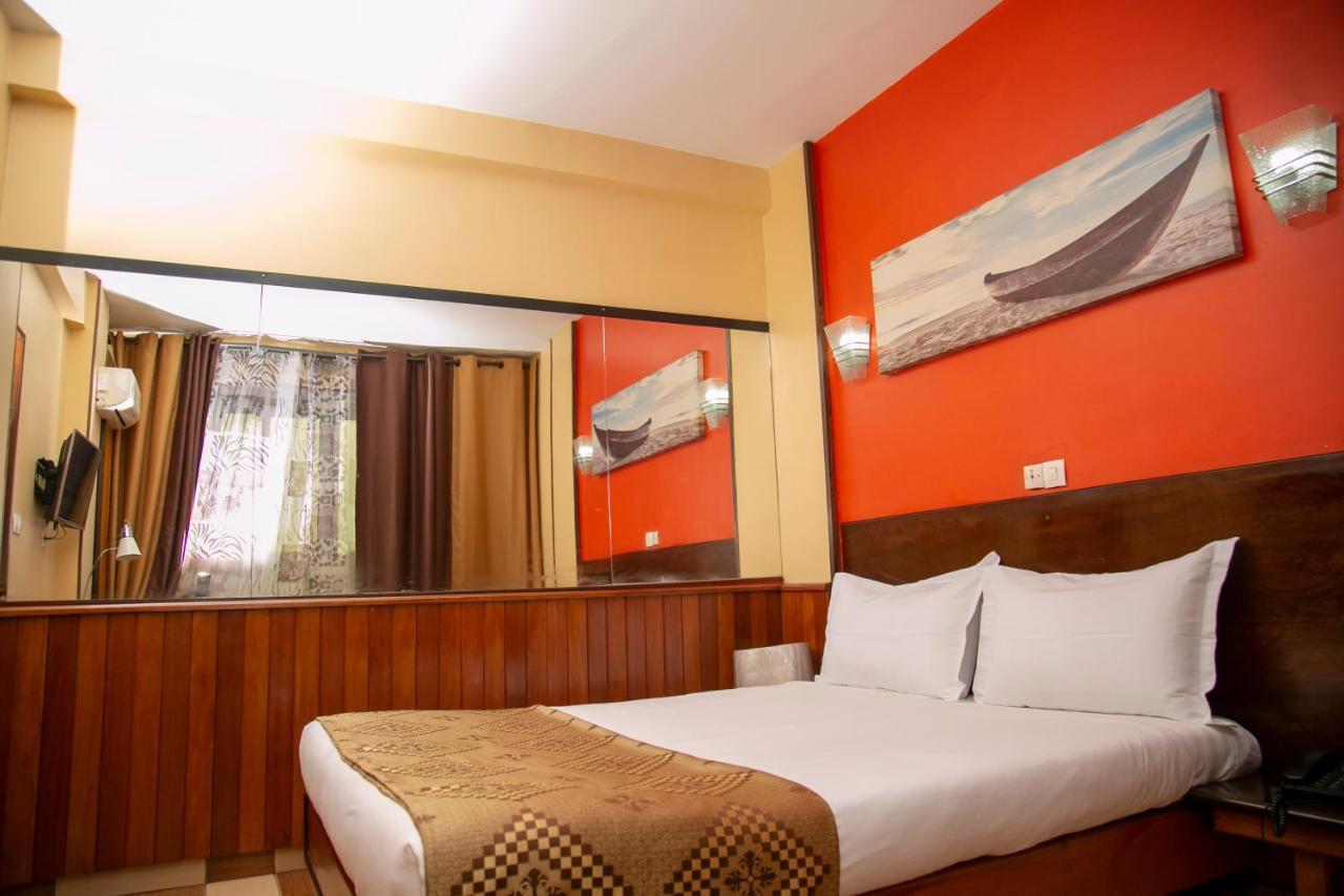 Yaahot Hotel Yaounde Exterior photo