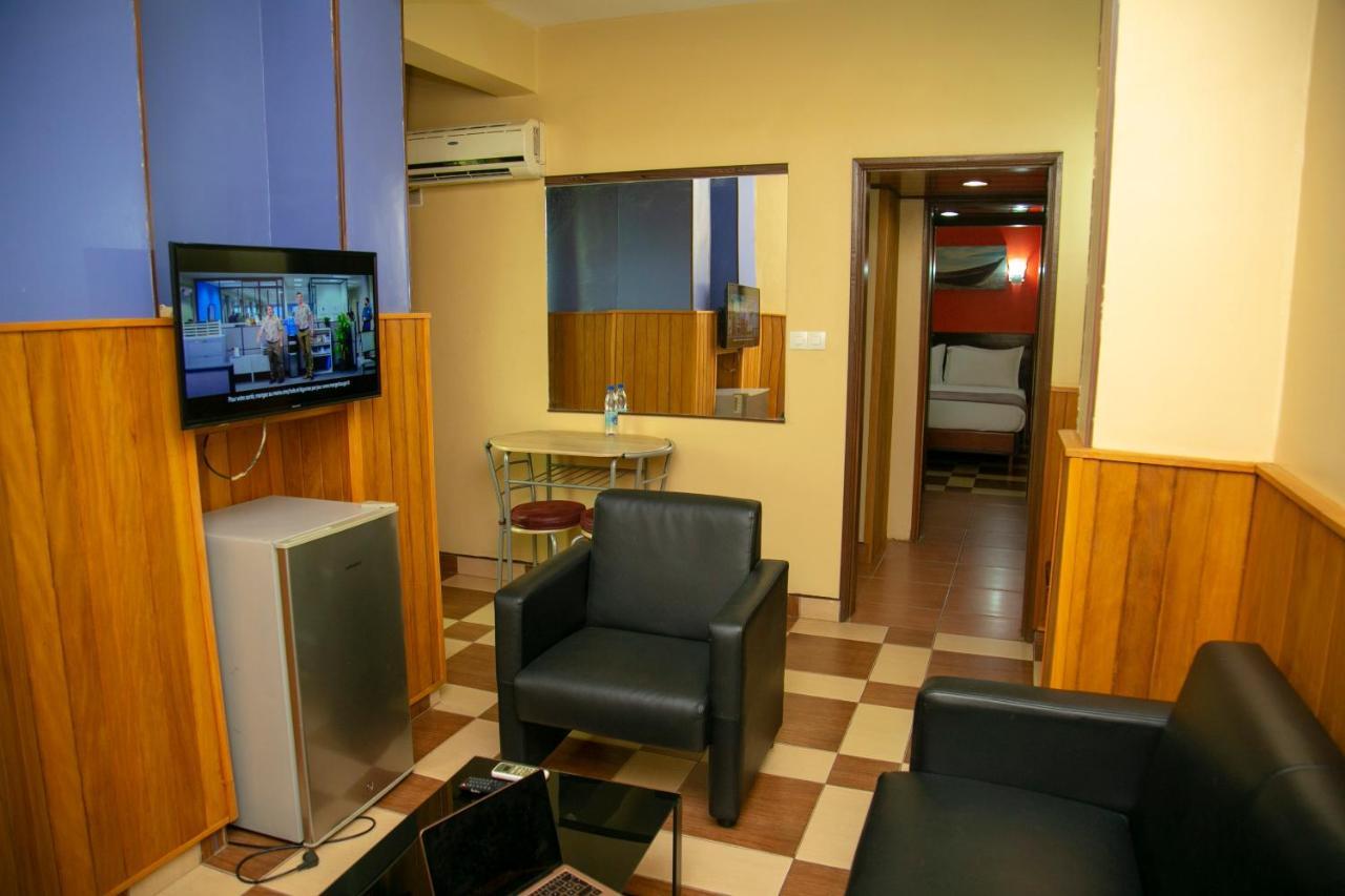 Yaahot Hotel Yaounde Exterior photo