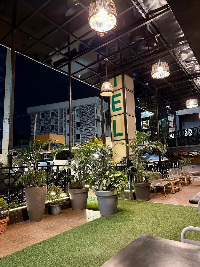 Yaahot Hotel Yaounde Exterior photo