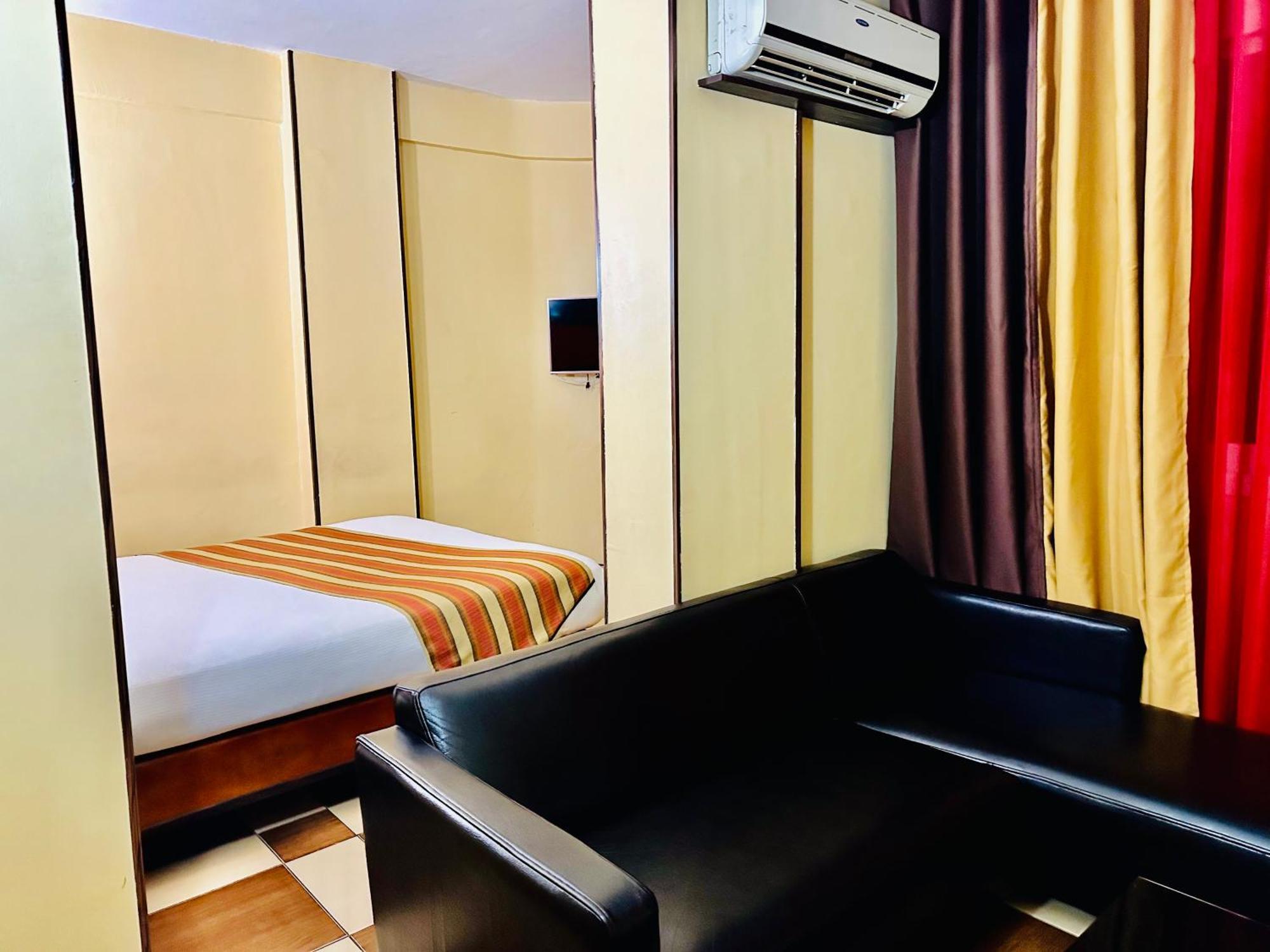 Yaahot Hotel Yaounde Exterior photo