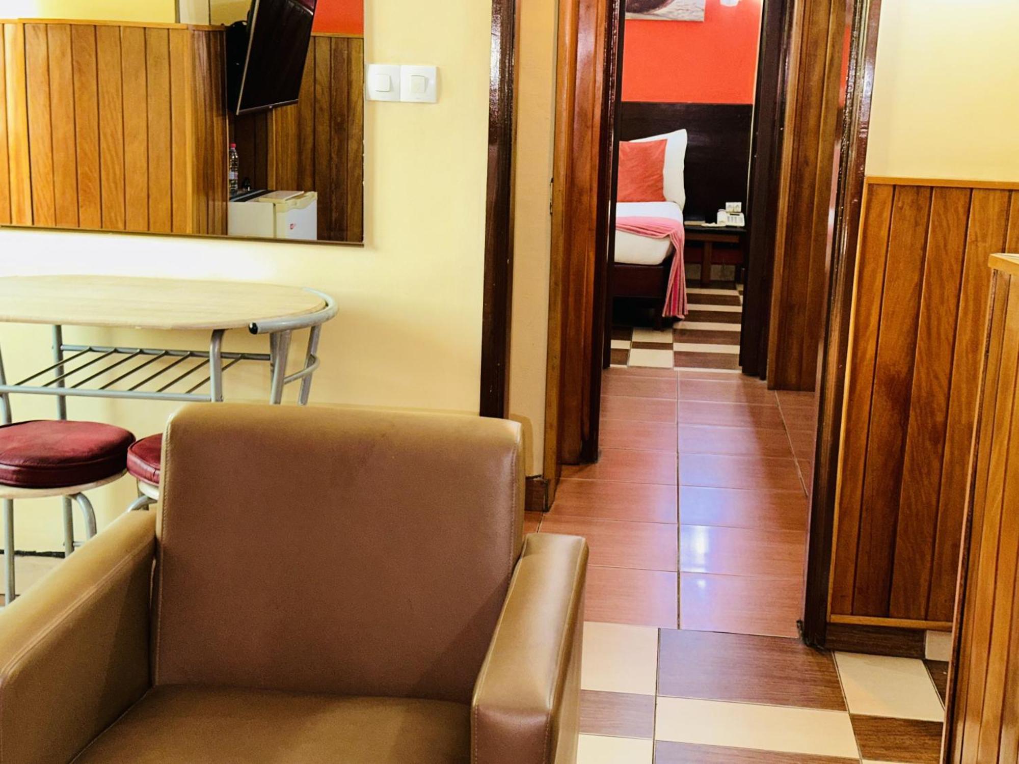 Yaahot Hotel Yaounde Exterior photo