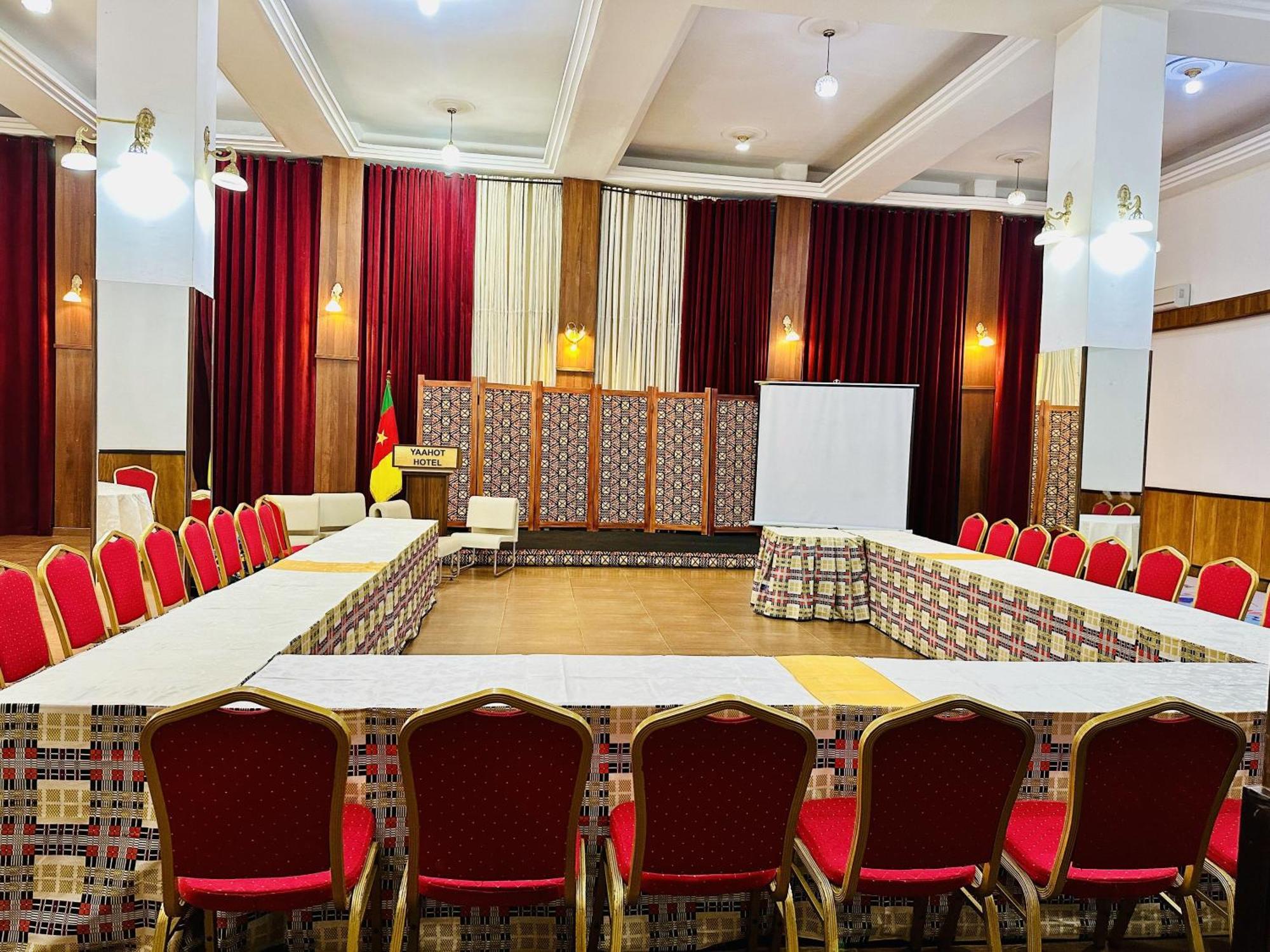 Yaahot Hotel Yaounde Exterior photo