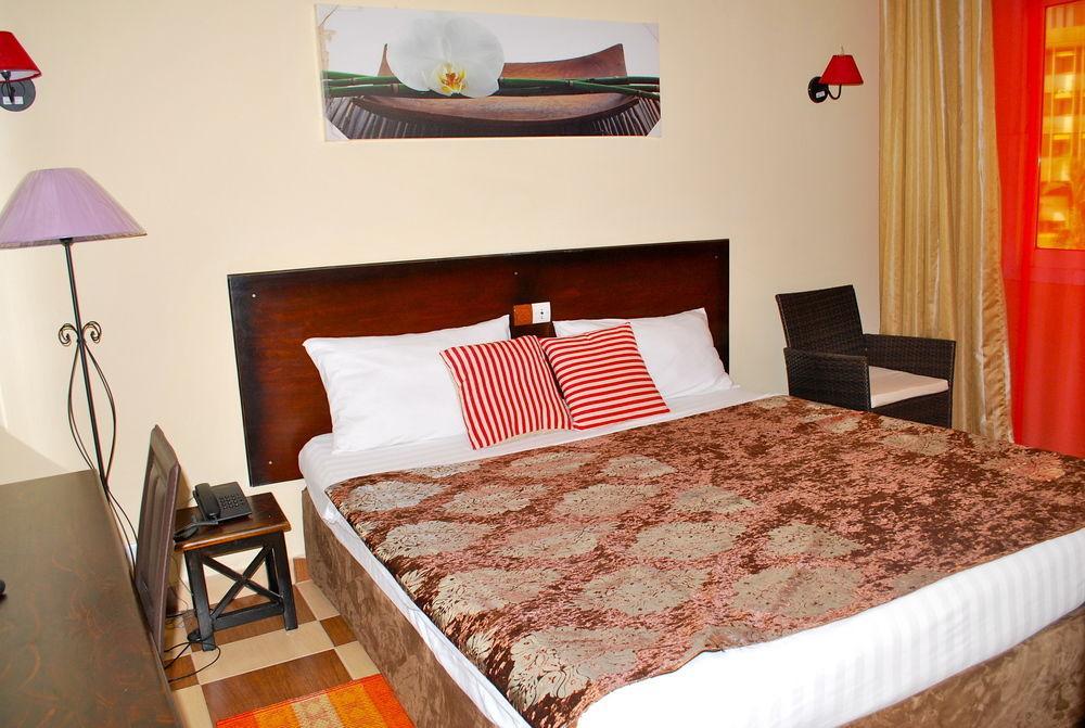 Yaahot Hotel Yaounde Exterior photo