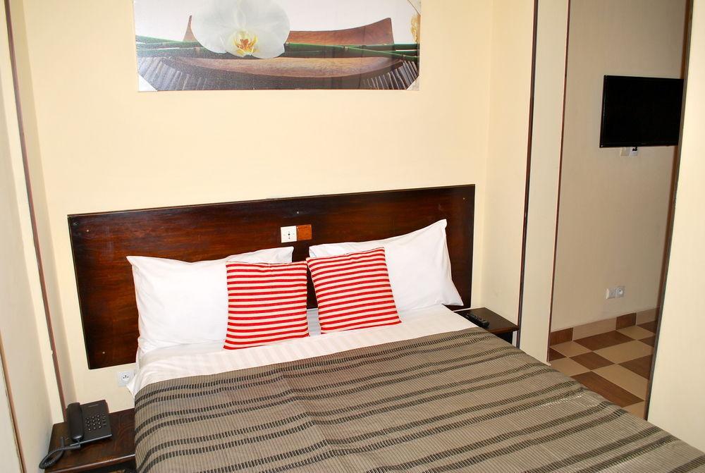 Yaahot Hotel Yaounde Exterior photo