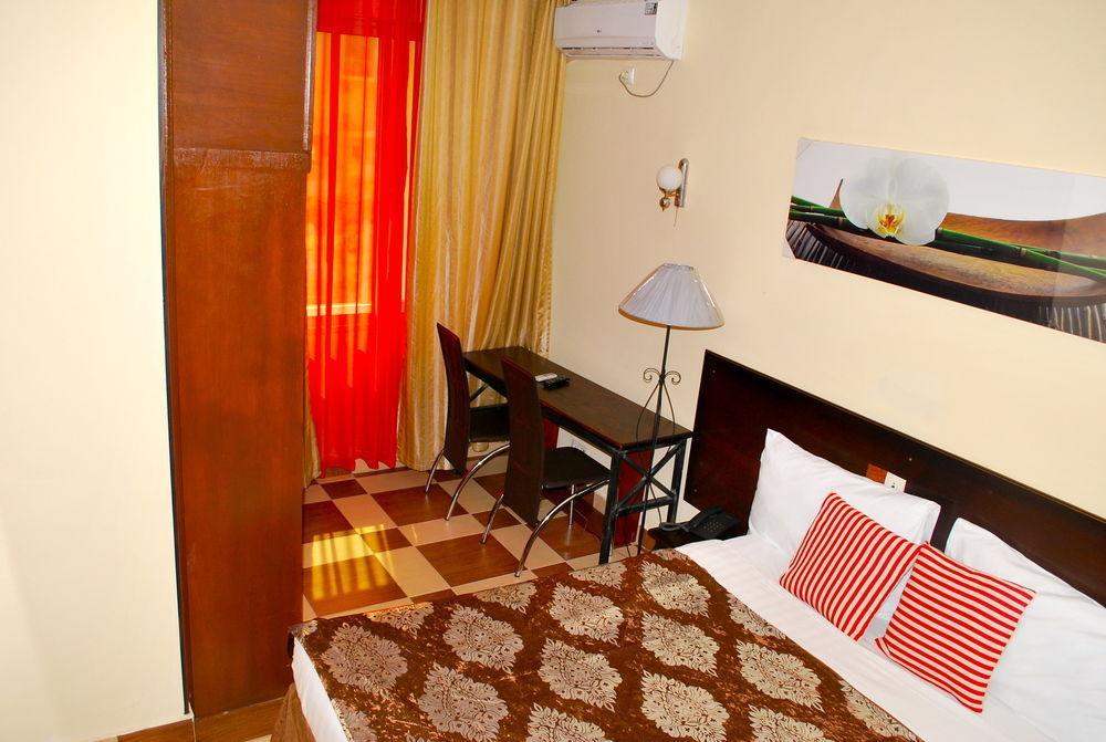 Yaahot Hotel Yaounde Exterior photo