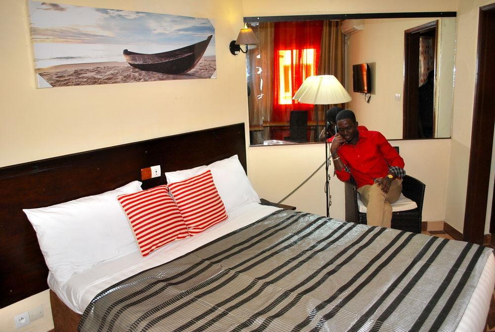 Yaahot Hotel Yaounde Exterior photo