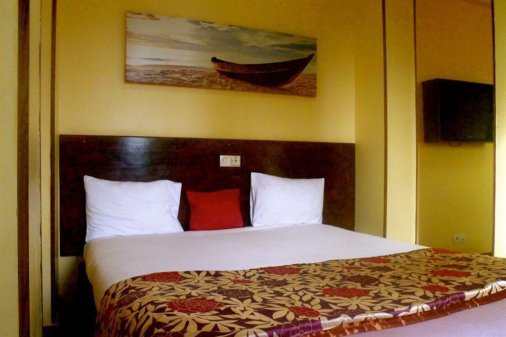 Yaahot Hotel Yaounde Exterior photo