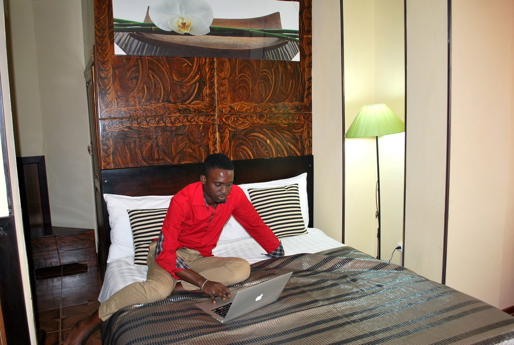 Yaahot Hotel Yaounde Exterior photo