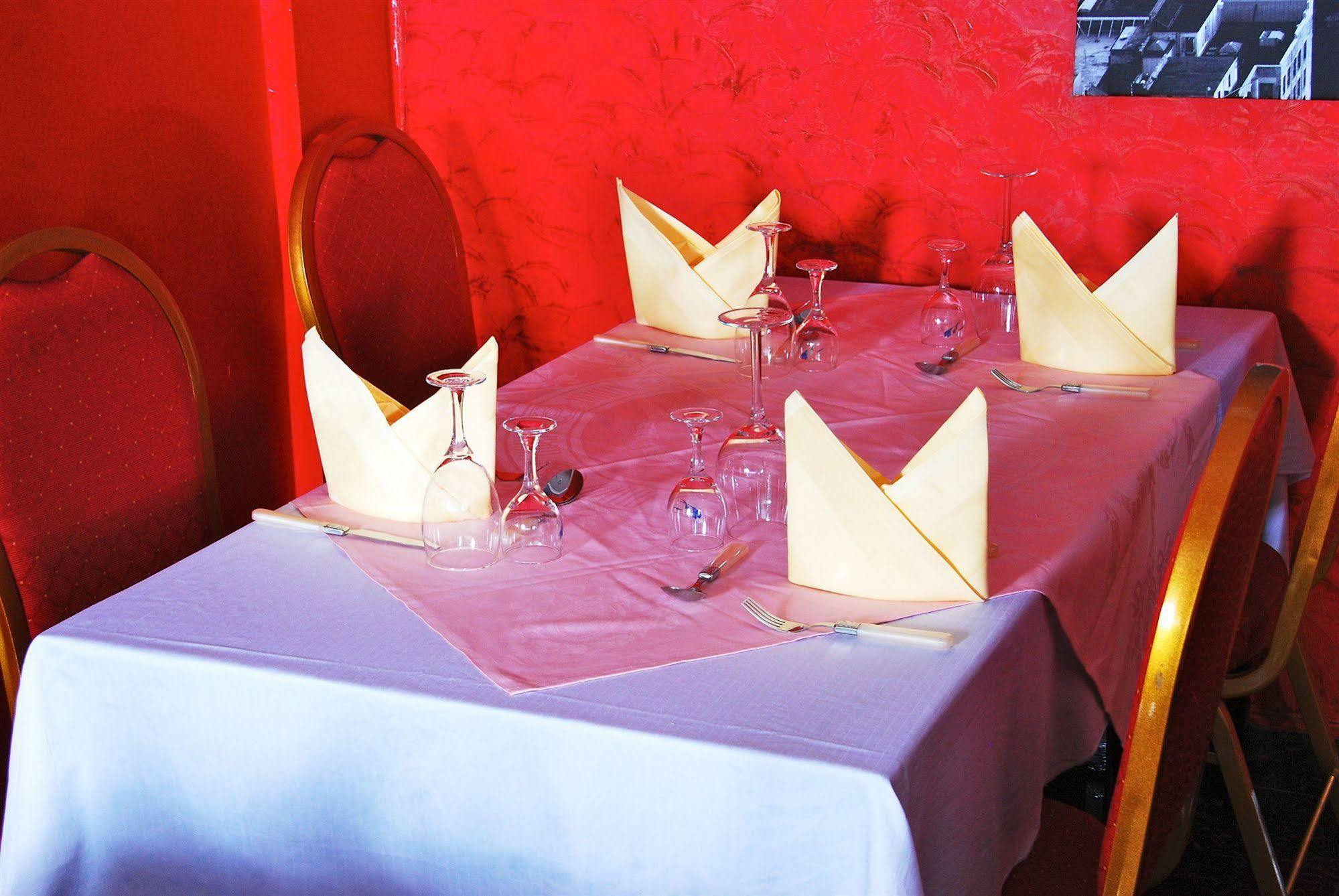 Yaahot Hotel Yaounde Exterior photo