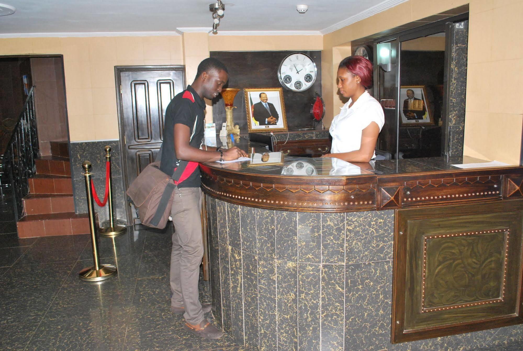 Yaahot Hotel Yaounde Exterior photo